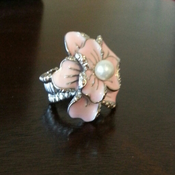 Flower ring - Picture 2 of 2