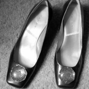 Tahari classic shoes