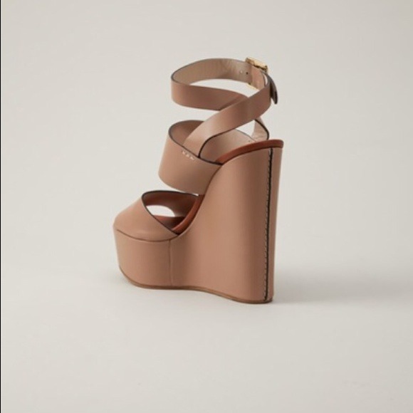 Chloe wedge