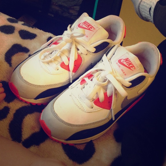 Infrared Air Max size 3