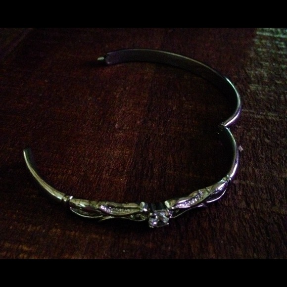 Beautiful Dimond Bangle - Picture 2 of 4
