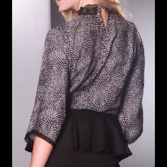 Reduced from 24!🌟 3/4 sleeves Embellished Blouse - Picture 4 of 4