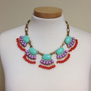 NWT fun fan fringe statement necklace