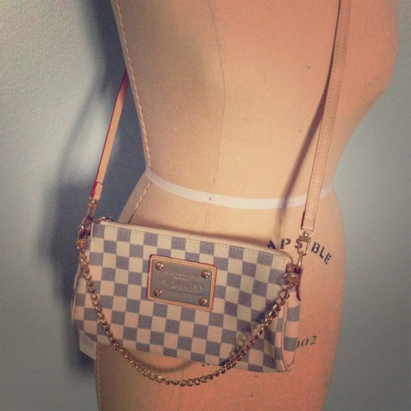 Reserved! Bundle cross body and 2 bracelets