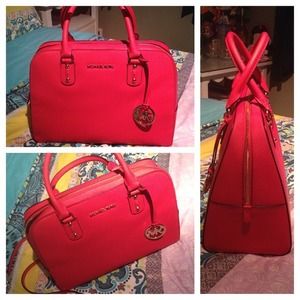 Brand new Michael Kors Handbag! Perfect condition!