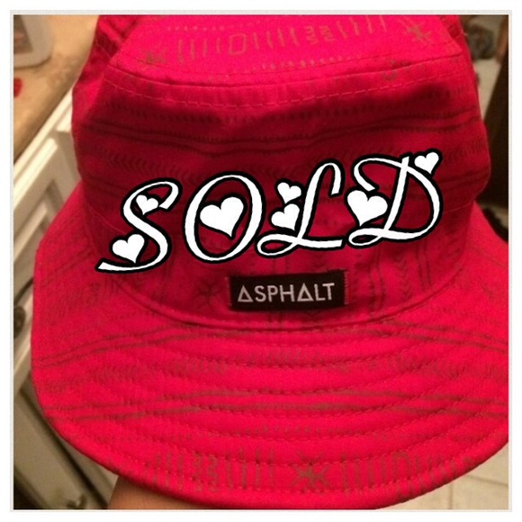Asphalt bucket hat *bow wows brand. 💋