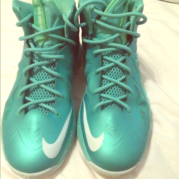 LeBron X "Easter Edition"