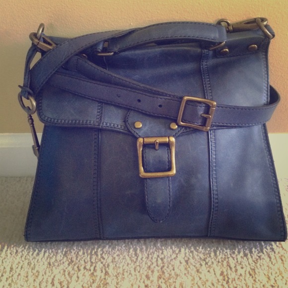 Navy Blue Fossil Cross-body Purse!