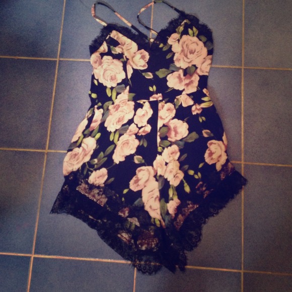 Missguided floral romper w/ butterfly lace detail