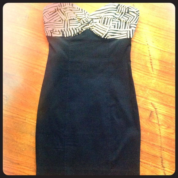 Black and white strapless dress