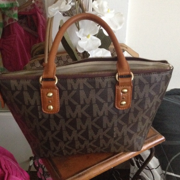 Michael KORS authentic