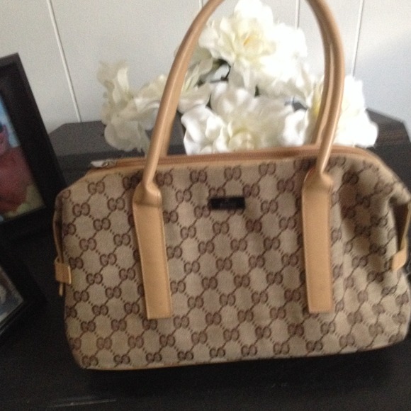 Gucci - Medium Bag - great shape