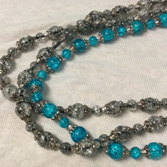 Turquoise and gray bead necklace - Picture 3 of 3