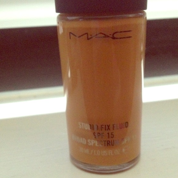 Mac Other - Mac Studio Fix Fluid (NC45)