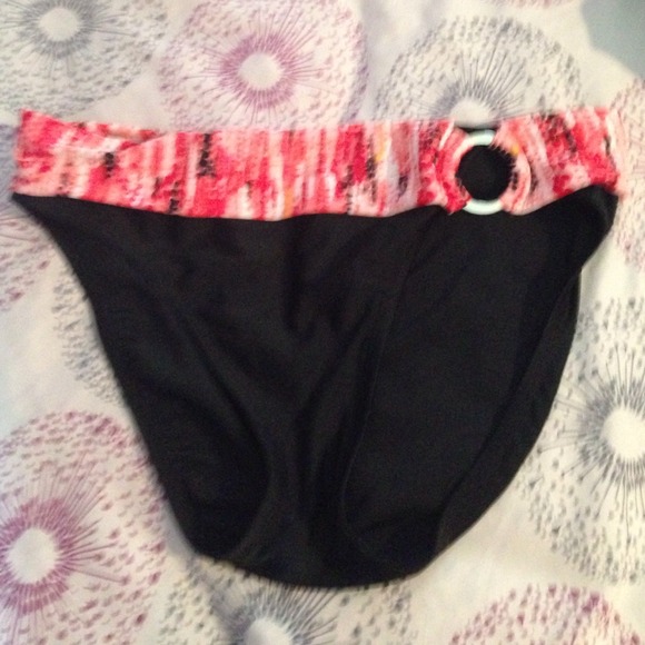 Swimsuit - Picture 2 of 3
