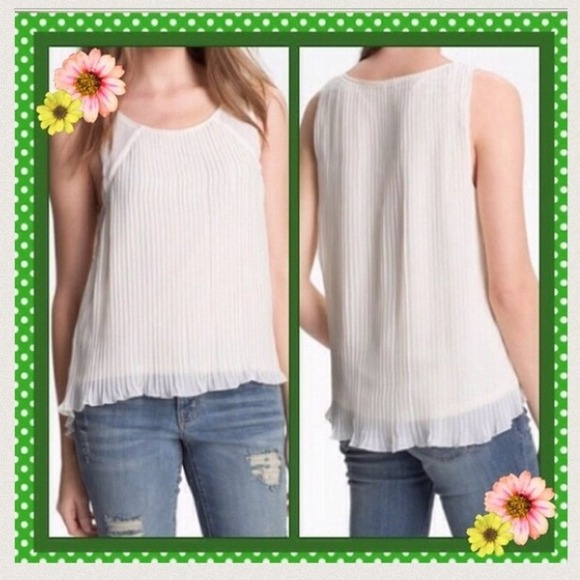 Sold ⭐️ Jessica Simpson top - Picture 2 of 4