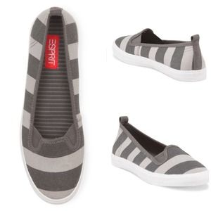 🎉🎉Host Pick 7/28🎉🎉Esprit Cardinal Striped Flat