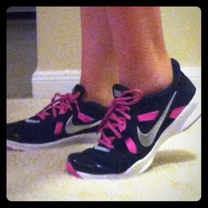 💥SALE💥 Nike sneakers.  NWOT.