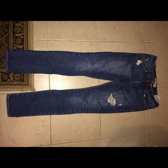 ⛔️SOLD⛔️Abercrombie kids destroyed jeans size 14