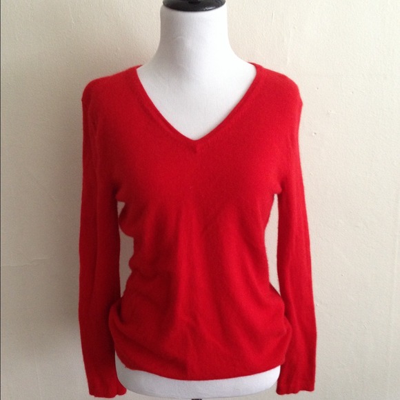 hand made 100% cashmere sweater. Never worn.