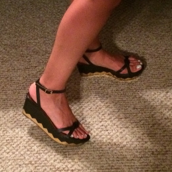 Additional photos for Cynthia Vincent Platforms - Picture 4 of 4