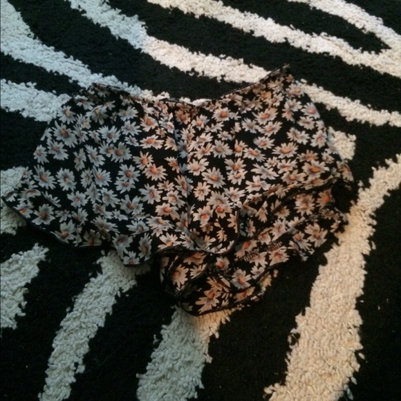 Brandy Melville vodi shorts