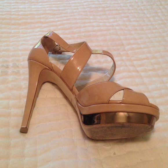 π₯HP 10/30π₯Jimmy Choo Patent Leather Sandal - Picture 2 of 4