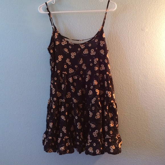 Brandy Melville Sunflower Print Jada