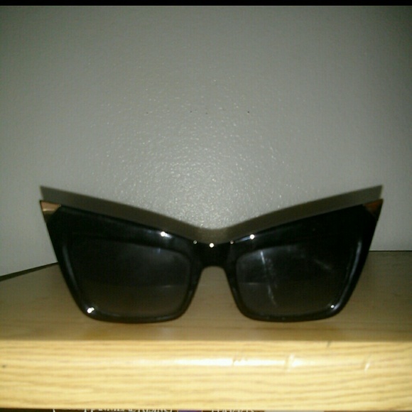 Accessories - "THE CAT'S MEOOOOWWW"