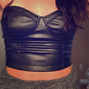 Cropped Leather corset!