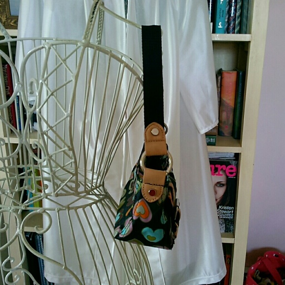 ⭐️SALE⭐️Black purse with hearts - Picture 3 of 4