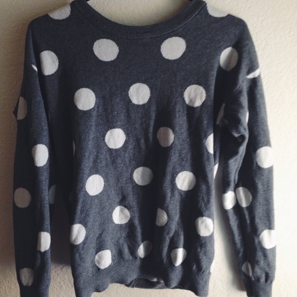 Polka dot sweater ☻