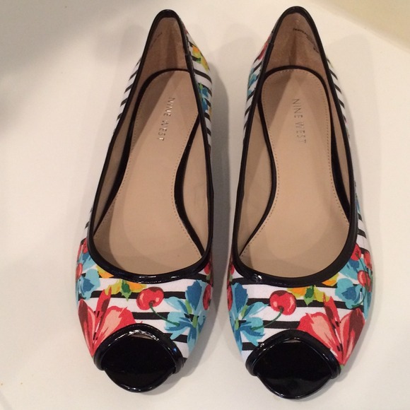 Nine West Peep Toe Flats - Picture 2 of 4
