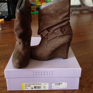 Vera Wang Lavender Fletcher Wedge Booties