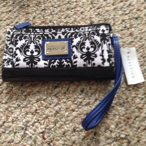 Kenneth Cole wristlet