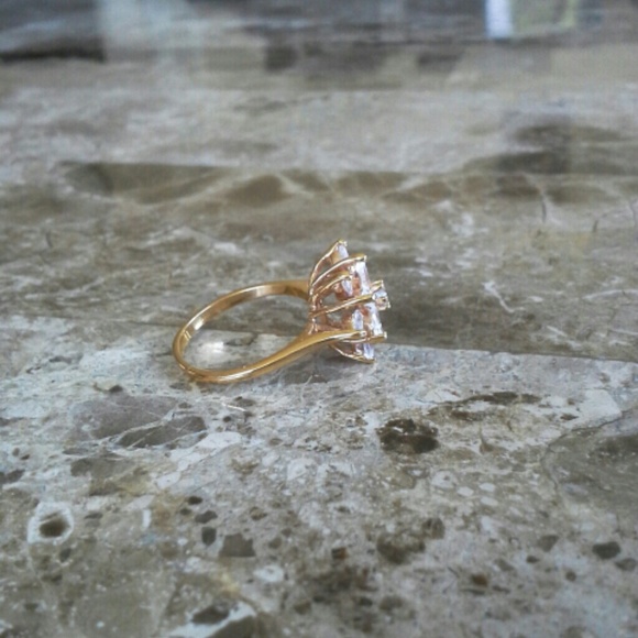 BUNDLED Flower Ring - Picture 2 of 4