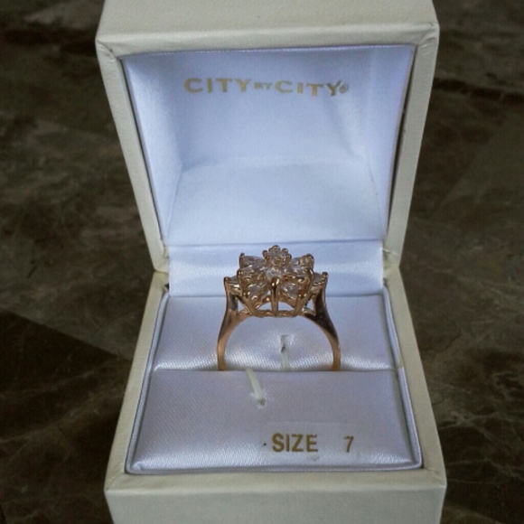 BUNDLED Flower Ring - Picture 3 of 4