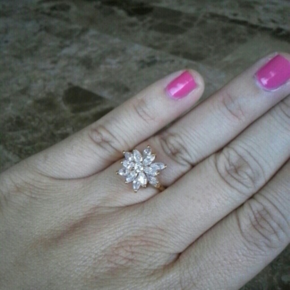 BUNDLED Flower Ring - Picture 4 of 4