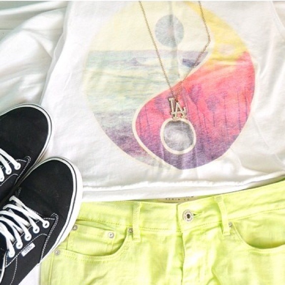 Brandy Melville yin yang shirt
