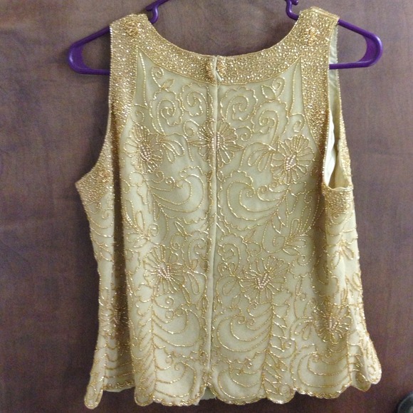 Exquisite beaded JKARA top. - Picture 2 of 4