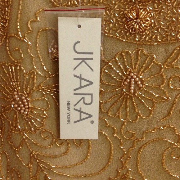 Exquisite beaded JKARA top. - Picture 3 of 4