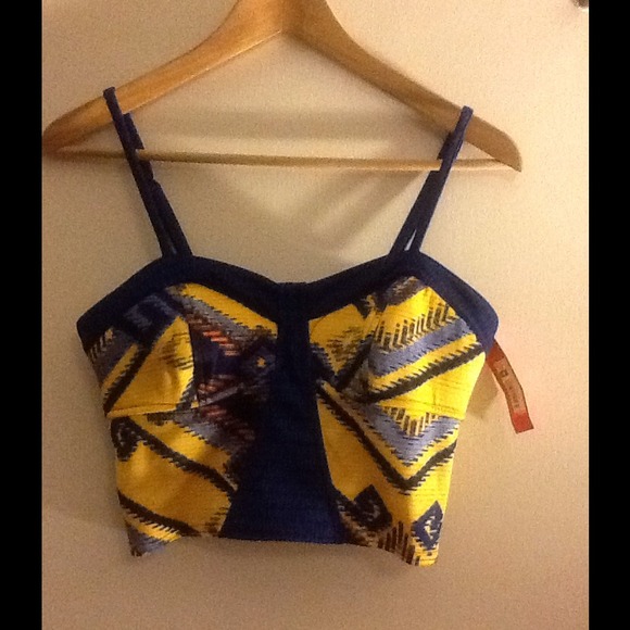 🚫SOLD🚫Xhilaration Sleeveless Printed Crop Top - Picture 4 of 4