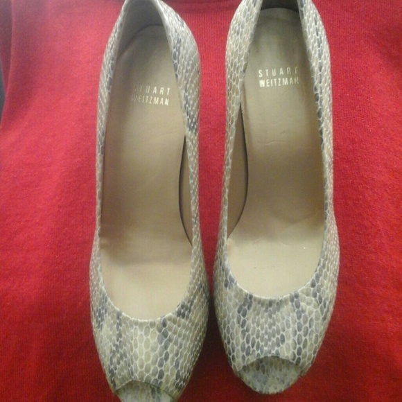 Stuart Weitzman Shoes - ONE HOUR SALE ! Stuart Weitzman Pumps♡♡ SZ 9