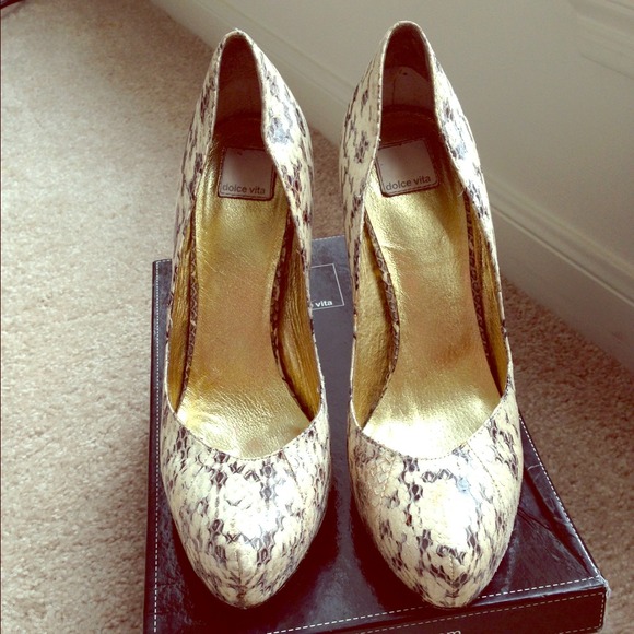 Dolce Vita platform pumps