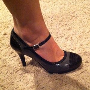Candie's patent black & grey high heel