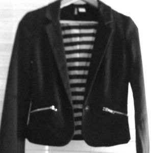 SALE! Black jacket with pockets by Divided for H&M