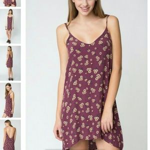 BRANDY MELVILLE LYNETTE DRESS PURPLE FLORAL