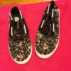 Floral print shoes