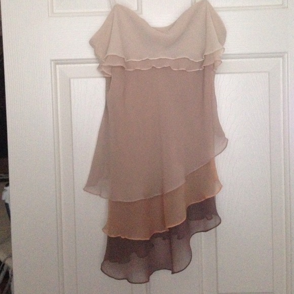 Diane von Furstenberg Tops - Diane Von Furstenburg 100% silk blouse 🌺