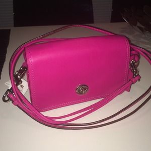 🚫SOLD🚫 Coach crossbody pink